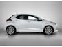 Toyota Yaris 1.5 Hybrid 130 Executive | BTW voertuig | Stoel+stuurverwarming | Dodehoek detectie | Parkeersensoren voor+achter | Apple CarPlay/Android Auto | Cruise Control Adaptive | Achteruitrijcamera |