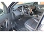Land Rover Discovery Sport P300e AWD 1.5 R-DYNAMIC BLACK PACK SE | Panodak | Leer | Trekhaak | Meridian | Camera | Adapt.Cruise | Stoel/stuurverw. | Sfeerverlichting |