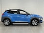 Hyundai Kona 1.6 GDI HEV Premium LEDER | TWO TONE | 18 INCH VELGEN | ZEER COMPLETE AUTO MET LAGE KM STAND!