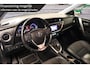 Toyota Auris 1.8 Hybrid | deels leder | stoelverwarming | climate & cruise control | regen- en lichtsensor | trekhaak |