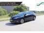 Toyota Auris 1.8 Hybrid | deels leder | stoelverwarming | climate & cruise control | regen- en lichtsensor | trekhaak |
