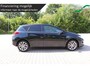 Toyota Auris 1.8 Hybrid | deels leder | stoelverwarming | climate & cruise control | regen- en lichtsensor | trekhaak |