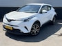 Toyota C-HR / C-HR+ 1.2 Active 116PK Zeer nette dealer onderhoudenincl: LM velgen, Navi, Adaptive Cruisecontrol, Trekhaak trekgewicht 1.300KG
