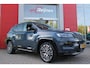 Jeep Compass 4xe 240PK Plug-in Hybrid ELECTRIC SUMMIT | LEDEREN BEKLEDING | STOEL VENTILATIE | STOEL/STUUR VERWARMING | VOORSTOELEN ELEKTRISCH VERSTELBAAR MET GEHEUGEN FUNCTIE OP DE BESTUURDERSSTOEL | ELEKTRISCH BEDIENBARE ACHTERKLEP | NAVIGATIE | DRAADLOZE APPLE CARPLAY/ANDROID AUTO | DRAADLOZE TELEFOONLADER | DAB+ RADIO | ACHTERUITRIJ CAMERA |  19" LICHTMETALEN VELGEN | FULL LED KOPLAMPEN | PARKEERSENSOREN VOOR + ACHTER | KEYLESS ENTRY/START |
