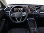 Volkswagen T-Roc Life First Edition 1.5 eTSI 116 PK | Trekhaak | Stuur & Stoelverwarming | Navigatie |