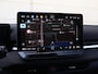 Volkswagen T-Roc Life First Edition 1.5 eTSI 116 PK | Trekhaak | Stuur & Stoelverwarming | Navigatie |