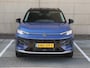Volkswagen T-Roc Life First Edition 1.5 eTSI 116 PK | Trekhaak | Stuur & Stoelverwarming | Navigatie |