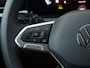 Volkswagen T-Roc Life First Edition 1.5 eTSI 116 PK | Trekhaak | Stuur & Stoelverwarming | Navigatie |