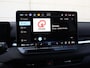 Volkswagen T-Roc Life First Edition 1.5 eTSI 116 PK | Trekhaak | Stuur & Stoelverwarming | Navigatie |