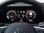Volkswagen T-Roc Life First Edition 1.5 eTSI 116 PK | Trekhaak | Stuur & Stoelverwarming | Navigatie |