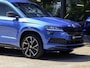 Skoda Karoq 1.5 TSI ACT Sportline 150PK DSG Camera Navi Stoel/Stuurverw. Race Blue 19 inch