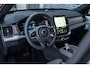 Volvo XC90 T8 Plug-in hybrid AWD Ultra Black Ed. Exec. | Google | Long Range | Panoramadak | Bowers & Wilkins Audio | Massagefunctie | Keyless | Luchtvering | Stoelverwarming & Ventilatie | Head-Up Display | Getint Glas | Elek. Achterklep | Stuurverwarming | Memory | LED Koplampen | 22" LM