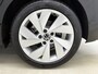 Volkswagen Golf 1.5 TSI Life Edition 116 PK | Climate Control | Stoelverwarming | Stuurverwarming | Adaptive Cruise Control | Lane Assist | Achteruitrijcamera | Parkeersensoren |