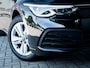 Volkswagen Golf 1.5 TSI Life | Navigatie | Stoelverwarming | IQ Light | Stuurwiel Verwarmd | Achteruitrijcamera | 3 Zone - Climate Control | Stoelverwarming | AppleCarplay | AndroidAuto | Lichtmetalen Velgen | LED Koplampen | Parelmoer Lak |