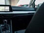 Volkswagen Golf 1.5 TSI Life | Navigatie | Stoelverwarming | IQ Light | Stuurwiel Verwarmd | Achteruitrijcamera | 3 Zone - Climate Control | Stoelverwarming | AppleCarplay | AndroidAuto | Lichtmetalen Velgen | LED Koplampen | Parelmoer Lak |
