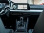Volkswagen Golf 1.5 TSI Life | Navigatie | Stoelverwarming | IQ Light | Stuurwiel Verwarmd | Achteruitrijcamera | 3 Zone - Climate Control | Stoelverwarming | AppleCarplay | AndroidAuto | Lichtmetalen Velgen | LED Koplampen | Parelmoer Lak |
