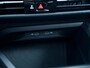 Volkswagen Golf 1.5 TSI Life | Navigatie | Stoelverwarming | IQ Light | Stuurwiel Verwarmd | Achteruitrijcamera | 3 Zone - Climate Control | Stoelverwarming | AppleCarplay | AndroidAuto | Lichtmetalen Velgen | LED Koplampen | Parelmoer Lak |