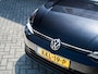 Volkswagen Golf 1.5 TSI Life | Navigatie | Stoelverwarming | IQ Light | Stuurwiel Verwarmd | Achteruitrijcamera | 3 Zone - Climate Control | Stoelverwarming | AppleCarplay | AndroidAuto | Lichtmetalen Velgen | LED Koplampen | Parelmoer Lak |