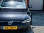 Volkswagen Golf 1.5 TSI Life | Navigatie | Stoelverwarming | IQ Light | Stuurwiel Verwarmd | Achteruitrijcamera | 3 Zone - Climate Control | Stoelverwarming | AppleCarplay | AndroidAuto | Lichtmetalen Velgen | LED Koplampen | Parelmoer Lak |