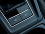 Volkswagen Golf 1.5 TSI Life | Navigatie | Stoelverwarming | IQ Light | Stuurwiel Verwarmd | Achteruitrijcamera | 3 Zone - Climate Control | Stoelverwarming | AppleCarplay | AndroidAuto | Lichtmetalen Velgen | LED Koplampen | Parelmoer Lak |