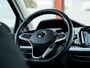Volkswagen Golf 1.5 TSI Life | Navigatie | Stoelverwarming | IQ Light | Stuurwiel Verwarmd | Achteruitrijcamera | 3 Zone - Climate Control | Stoelverwarming | AppleCarplay | AndroidAuto | Lichtmetalen Velgen | LED Koplampen | Parelmoer Lak |