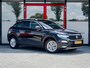 Volkswagen T-Roc 1.0 TSI Style | Camera | Origineel NL | 2e Eigenaar | Navigatie | Adaptieve Cruise Control | Climate Control | Privacy Glas | Parkeersensoren | Apple Carplay | Android Auto | Metallic Lak | Lichtmetalen Velgen | All Season Banden |