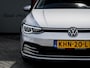 Volkswagen Golf 1.5 TSI Style | Head Up | Stoelverwarming | ErgoActive | Camera | Adaptieve Cruise Control | Memory Seat | Navigatie | Apple Carplay | Android Auto | Keyless Entry | 17'' Lichtmetalen Velgen |