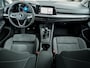 Volkswagen Golf 1.5 TSI Style | Head Up | Stoelverwarming | ErgoActive | Camera | Adaptieve Cruise Control | Memory Seat | Navigatie | Apple Carplay | Android Auto | Keyless Entry | 17'' Lichtmetalen Velgen |