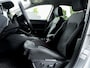 Volkswagen Golf 1.5 TSI Style | Head Up | Stoelverwarming | ErgoActive | Camera | Adaptieve Cruise Control | Memory Seat | Navigatie | Apple Carplay | Android Auto | Keyless Entry | 17'' Lichtmetalen Velgen |