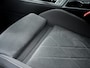 Volkswagen Golf 1.5 TSI Style | Head Up | Stoelverwarming | ErgoActive | Camera | Adaptieve Cruise Control | Memory Seat | Navigatie | Apple Carplay | Android Auto | Keyless Entry | 17'' Lichtmetalen Velgen |