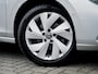 Volkswagen Golf 1.5 TSI Style | Head Up | Stoelverwarming | ErgoActive | Camera | Adaptieve Cruise Control | Memory Seat | Navigatie | Apple Carplay | Android Auto | Keyless Entry | 17'' Lichtmetalen Velgen |