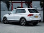 Volkswagen Tiguan 1.5 TSI Elegance | Trekhaak | Achteruitrijcamera | IQ Light Matrix | Navigatie | Stoelverwarming | Stuurwiel Verwarmd | Head-Up Display | Apple Carplay | AndroidAuto | Parkeersensoren |