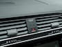 Volkswagen Tiguan 1.5 TSI Elegance | Trekhaak | Achteruitrijcamera | IQ Light Matrix | Navigatie | Stoelverwarming | Stuurwiel Verwarmd | Head-Up Display | Apple Carplay | AndroidAuto | Parkeersensoren |