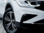 Volkswagen Tiguan 1.5 TSI Elegance | Trekhaak | Achteruitrijcamera | IQ Light Matrix | Navigatie | Stoelverwarming | Stuurwiel Verwarmd | Head-Up Display | Apple Carplay | AndroidAuto | Parkeersensoren |