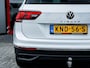 Volkswagen Tiguan 1.5 TSI Elegance | Trekhaak | Achteruitrijcamera | IQ Light Matrix | Navigatie | Stoelverwarming | Stuurwiel Verwarmd | Head-Up Display | Apple Carplay | AndroidAuto | Parkeersensoren |
