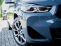 BMW X2 xDrive25e High Executive | M-Sport | Harman & Kardon | Leder | Memory | Camera | Stoelverwarming | Navigatie | Climate Control | M Pakket | Sportstoelen | 19'' Lichtmetalen Velgen | Parkeersensoren |