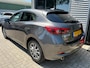 Mazda 3 2.0 SkyActiv-G 120 SkyLease+ -STOEL + STUURWIELVERWARMING-LED-CAMERA-CLIMA-CRUISE-DAB+-ORIGINEEL NEDERLANDS-DEALER OH!