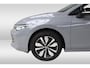 Volkswagen Golf 1.5 TSI Goal Navigatie | Panoramadak | 4-Seizoenen banden | Parkeersensoren | Fabrieksgarantie