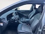 Kia Niro Hybrid 1.6 GDi DynamicLine | Two-Tone | Trekhaak | Climate control | Navigatie | Cruise control
