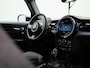 MINI Cooper 5-Deurs 1.5 Business Edition | Automaat | Navigatie | Stoel verwarming | Sfeer verlichting | Virtual cockpit | Half leder | Climate Control | Parkeer sensoren | DAB | Lichtmetalen Velgen| Union jack achterlichten