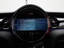 MINI Cooper 5-Deurs 1.5 Business Edition | Automaat | Navigatie | Stoel verwarming | Sfeer verlichting | Virtual cockpit | Half leder | Climate Control | Parkeer sensoren | DAB | Lichtmetalen Velgen| Union jack achterlichten