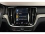 Volvo V60 T8 Twin Engine AWD Inscription | Trekhaak | Panoramadak | Adaptieve Bochtverlichting | BLIS Dodehoekdetectie | Apple Carplay/ Android Auto | Parkeercamera | Verwarmbare Voorstoelen | Navigatie