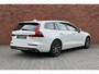 Volvo V60 T8 Twin Engine AWD Inscription | Trekhaak | Panoramadak | Adaptieve Bochtverlichting | BLIS Dodehoekdetectie | Apple Carplay/ Android Auto | Parkeercamera | Verwarmbare Voorstoelen | Navigatie