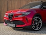Alfa Romeo Junior Elettrica Veloce 54 kWh | Techno Pack | Sport Pack | Pano-dak Staat in showroom klaar voor foto