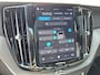 Volvo XC60 2.0 T8 Plug-in hybrid AWD Ultra Black Edition | Luchtvering | Trekhaak | Getint glas | 21 inch |