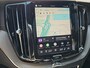 Volvo XC60 2.0 T8 Plug-in hybrid AWD Ultra Black Edition | Luchtvering | Trekhaak | Getint glas | 21 inch |