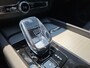 Volvo XC60 2.0 T8 Plug-in hybrid AWD Ultra Black Edition | Luchtvering | Trekhaak | Getint glas | 21 inch |
