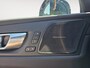 Volvo XC60 2.0 T8 Plug-in hybrid AWD Ultra Black Edition | Luchtvering | Trekhaak | Getint glas | 21 inch |