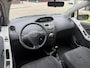 Toyota Yaris 1.3 VVTi BLACKLINE COMFORT EDITION 1e EIGENARESSE 100% ONDERHOUDEN. SPORTVELGEN.SPOILER TOPAUTO!