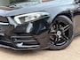 Mercedes-Benz A-klasse 180 Business Solution AMG | Widescreen | Sfeer-Ambiant | Navi | Cruise | Carplay |Black-on-Black